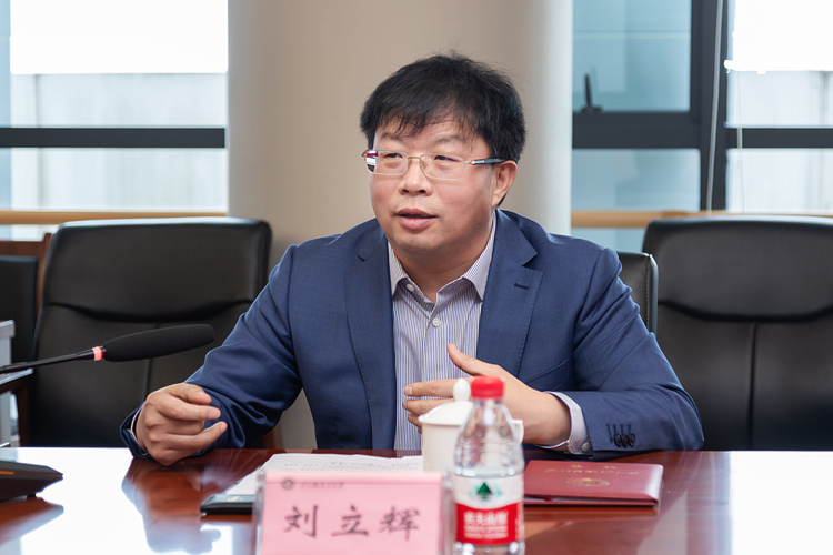 XCB_9786.jpg XCB_9786.jpg