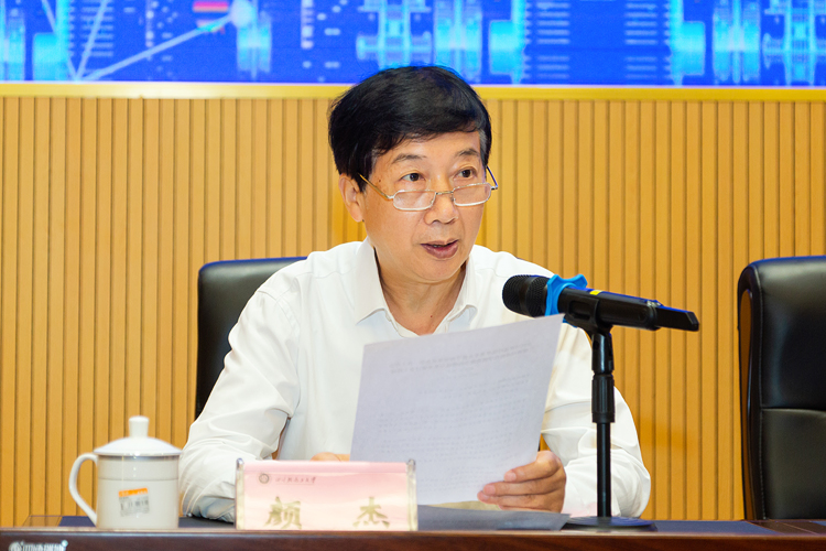 XCB_8861.jpg XCB_8861.jpg