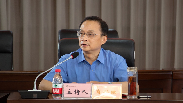 XCB_3091.jpg XCB_3091.jpg