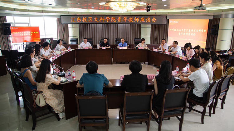 XCB_3104.jpg XCB_3104.jpg