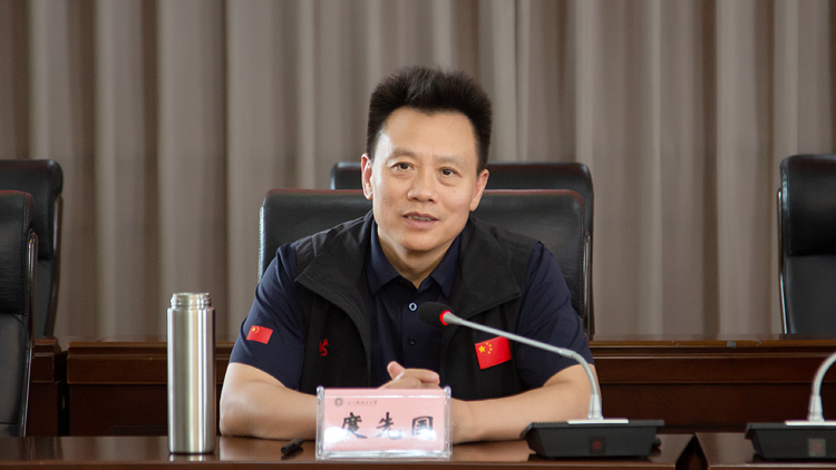 XCB_3100.jpg XCB_3100.jpg