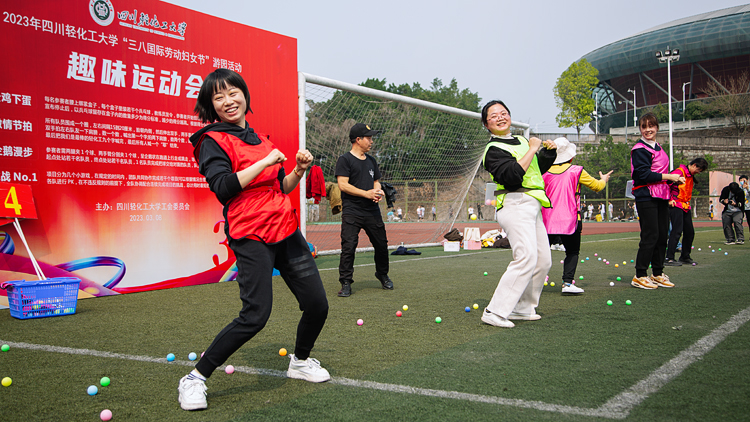 XCB_0247.jpg XCB_0247.jpg