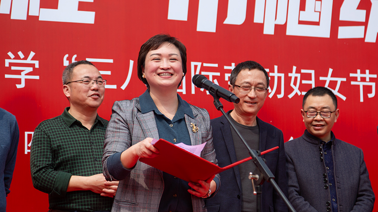 XCB_0004.jpg XCB_0004.jpg