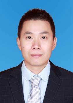 李玉龙+化环学院.jpg 李玉龙+化环学院.jpg