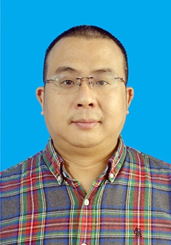 邹伟-照片.jpg 邹伟-照片.jpg