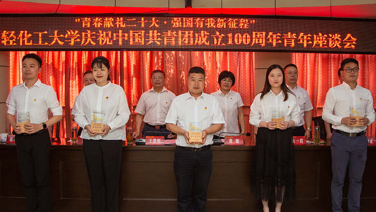 XCB_6599.jpg XCB_6599.jpg