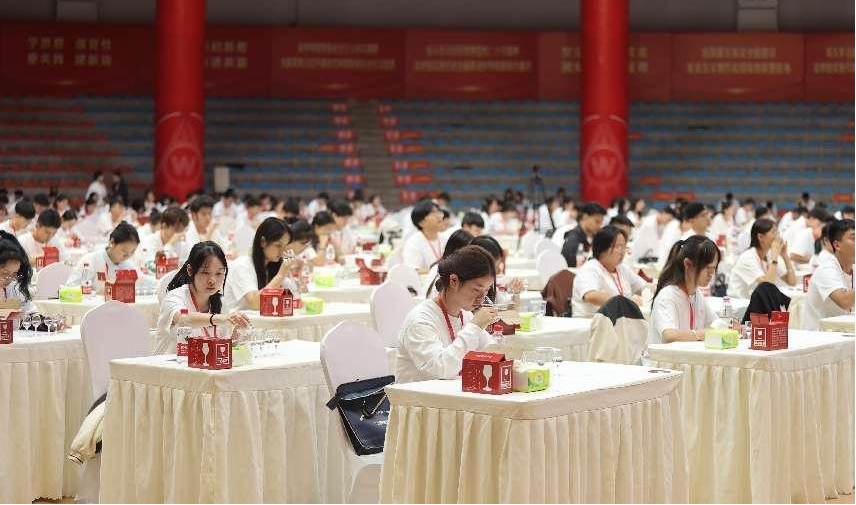 我校学子在“五粮液杯”2023 年全国大学生品酒大赛（四川赛区）中一举夺魁4.jpg