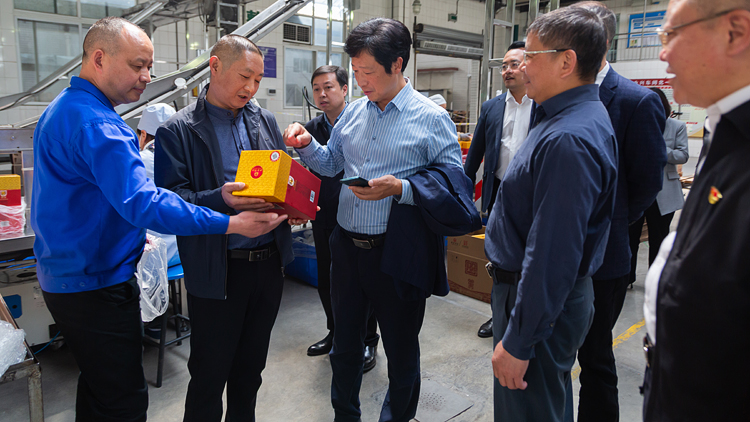 XCB_3031.jpg XCB_3031.jpg