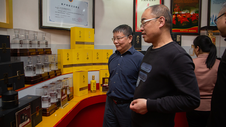 XCB_3643.jpg XCB_3643.jpg