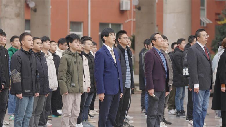 升国旗3.jpg 升国旗3.jpg