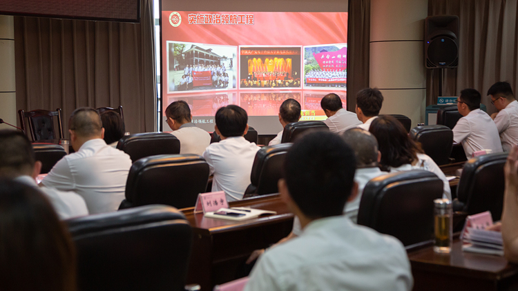 XCB_3128.jpg XCB_3128.jpg