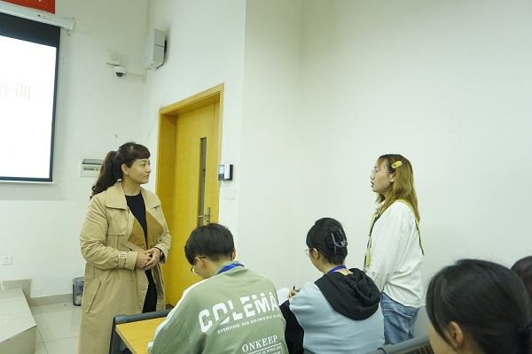 法学院学生心理委员会 (2).JPG