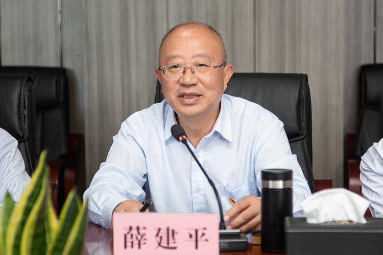 XCB_1918.jpg XCB_1918.jpg