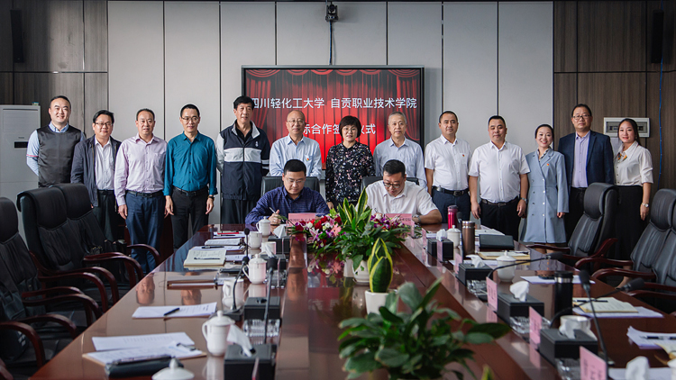 XCB_1991.jpg XCB_1991.jpg