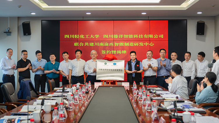 XCB_0085.jpg XCB_0085.jpg