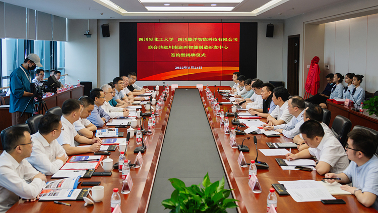 XCB_9979.jpg XCB_9979.jpg