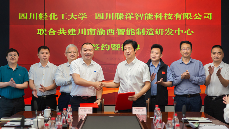 XCB_0070.jpg XCB_0070.jpg