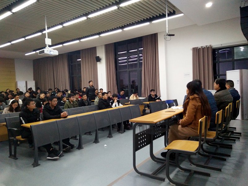 E:/2013.6-2018.7学生工作/2018年9月至2019年3月/2018年下新闻稿/学业学风交流会 12.12/自信学院举行学业学风交流座谈会3.jpg