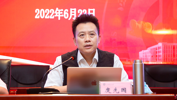 XCB_3990.jpg XCB_3990.jpg