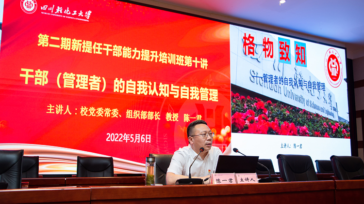 XCB_7110.jpg XCB_7110.jpg