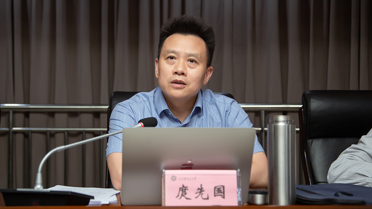 XCB_9943.jpg XCB_9943.jpg