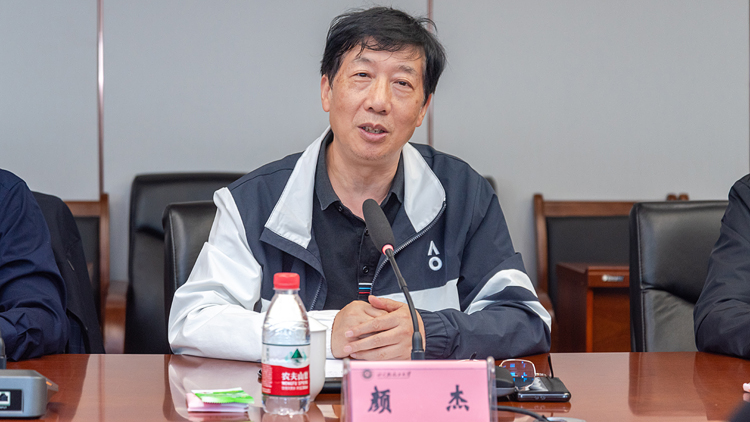 ZYX_6647.jpg ZYX_6647.jpg