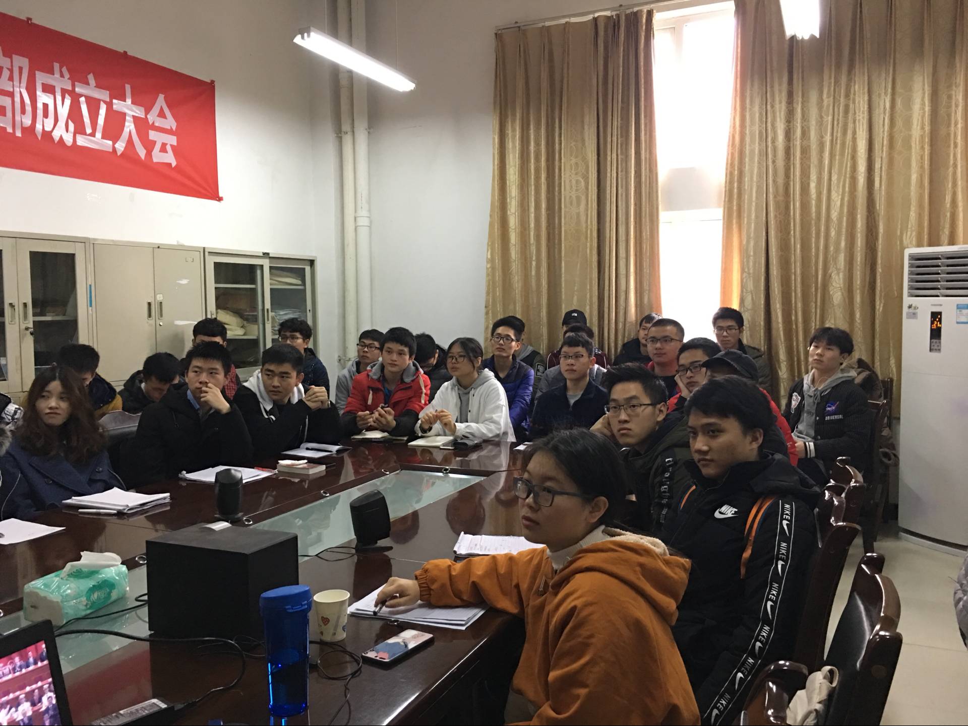 观看现场2.jpg 观看现场2.jpg