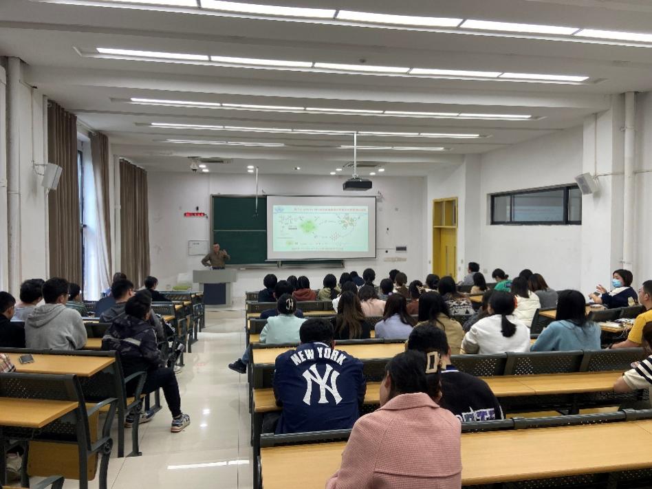 生物工程学院邀请重庆大学侯长军教授作专题讲座.jpg