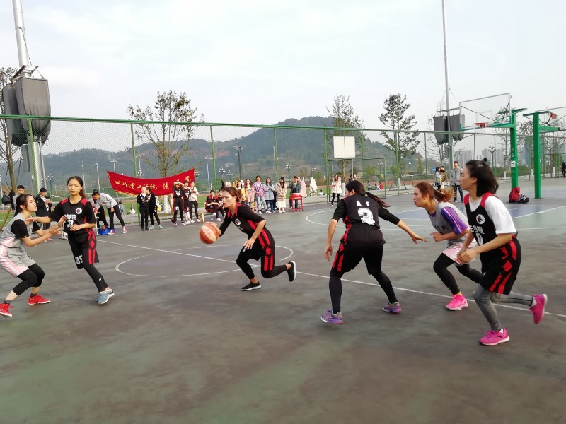 女子篮球决赛1.jpg