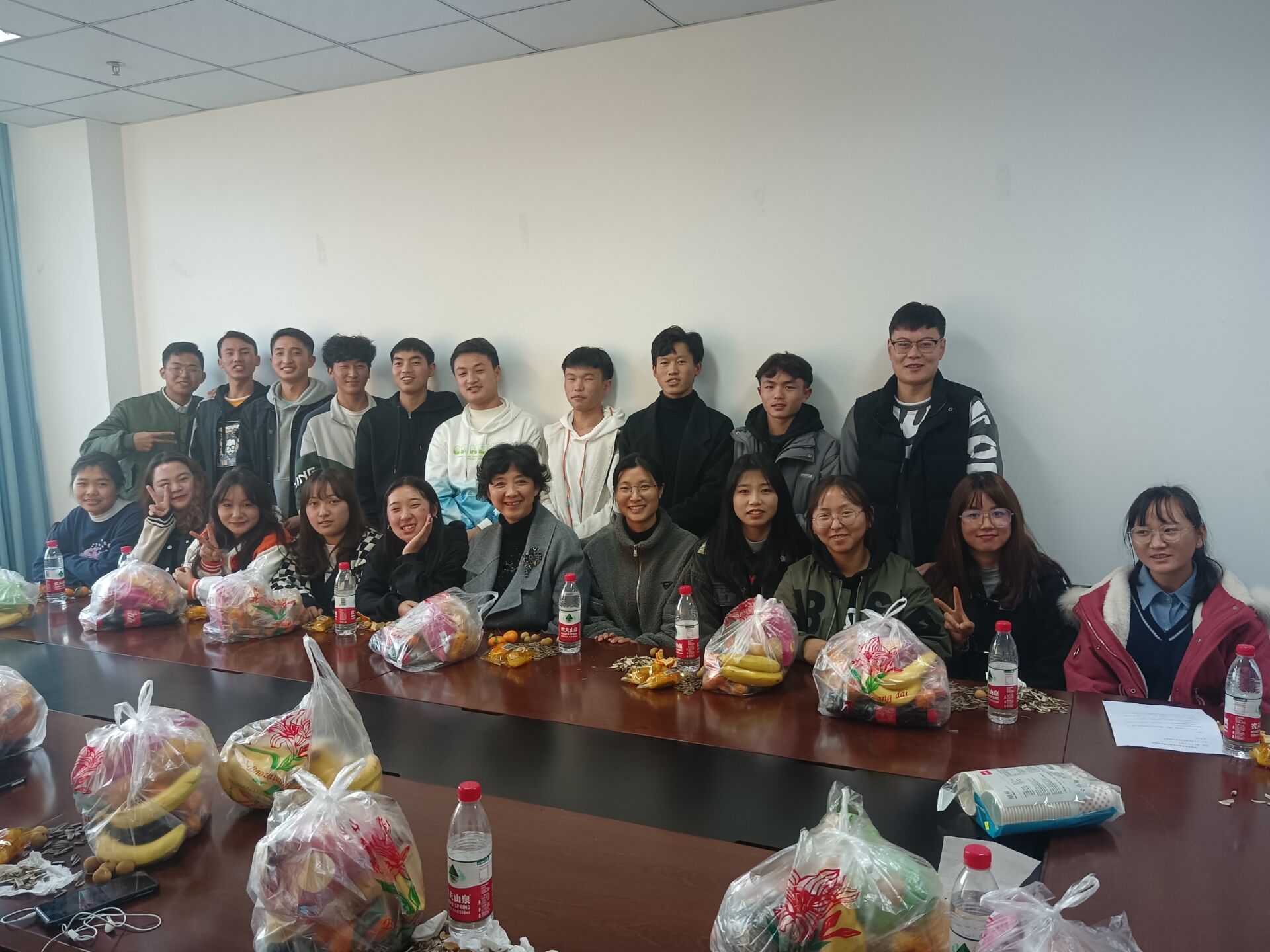 彝族茶话会3.jpg