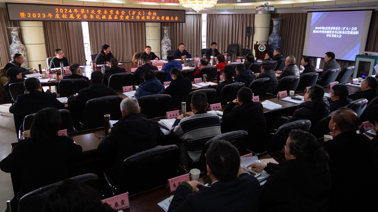 XCB_9079.jpg XCB_9079.jpg