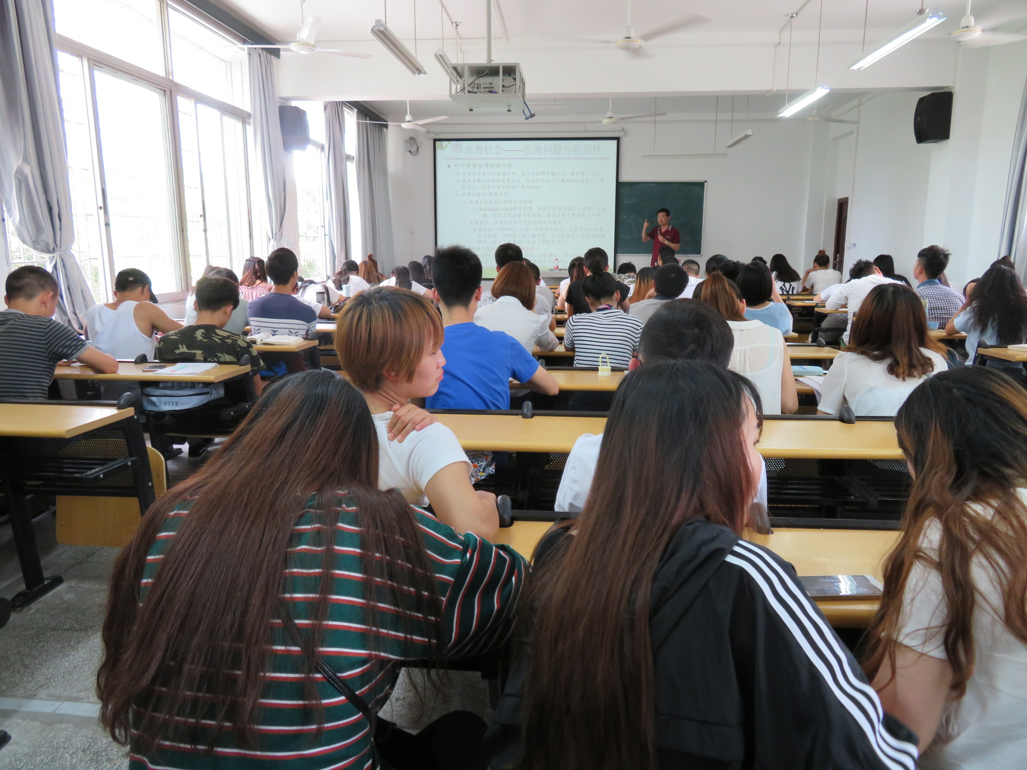 向东讲座照片.JPG