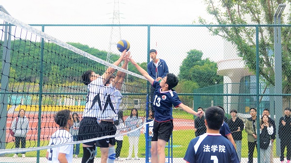 法学院排球比赛胡慧东摄（2）.jpg