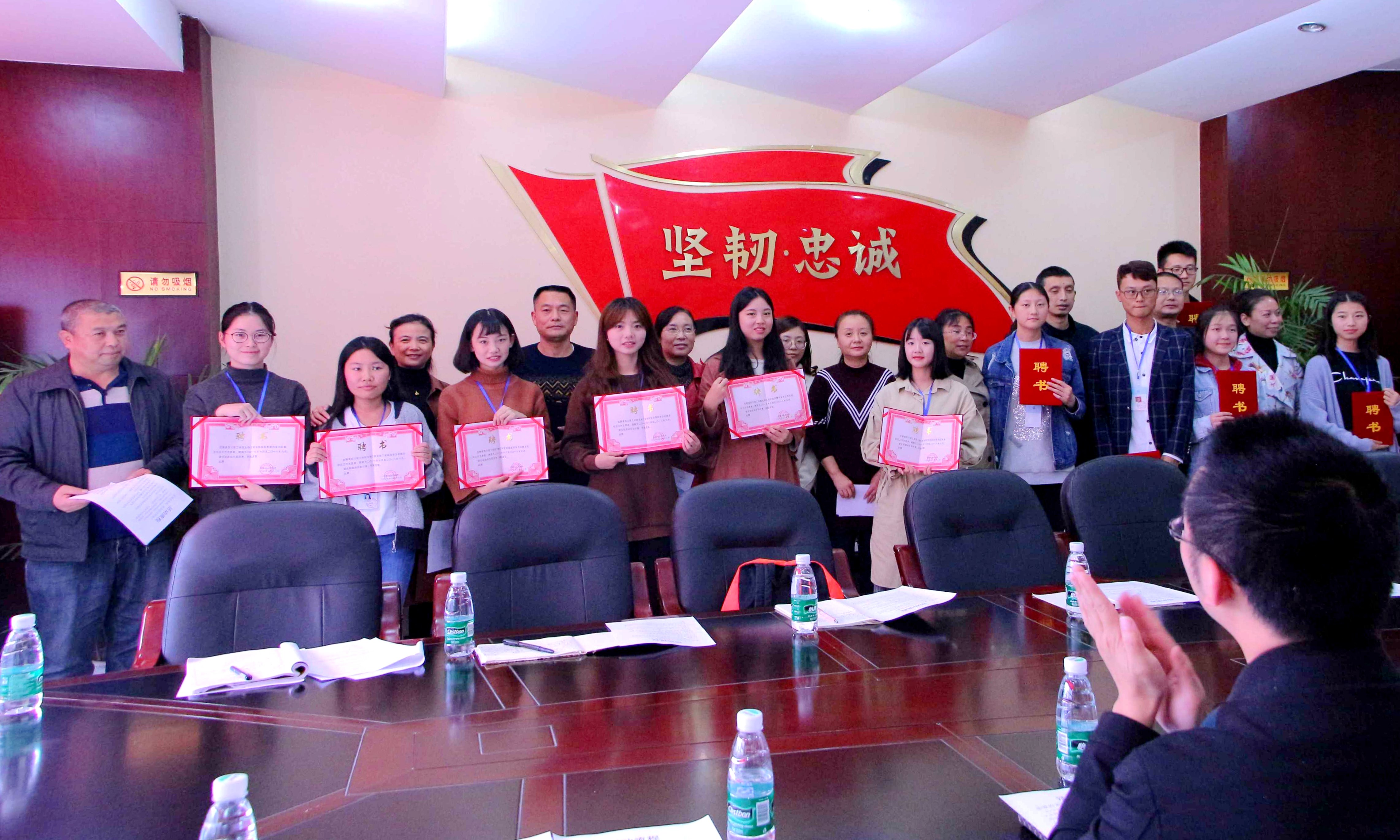 生工学院大学生周末村官与红旗乡政府举行志愿服务签约仪式2.jpg