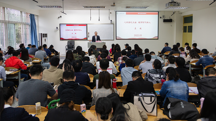 XCB_9700.jpg XCB_9700.jpg