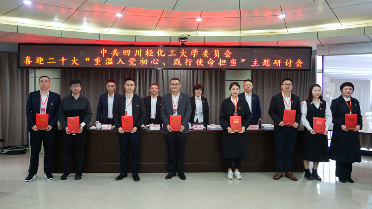 XCB_1147.jpg XCB_1147.jpg