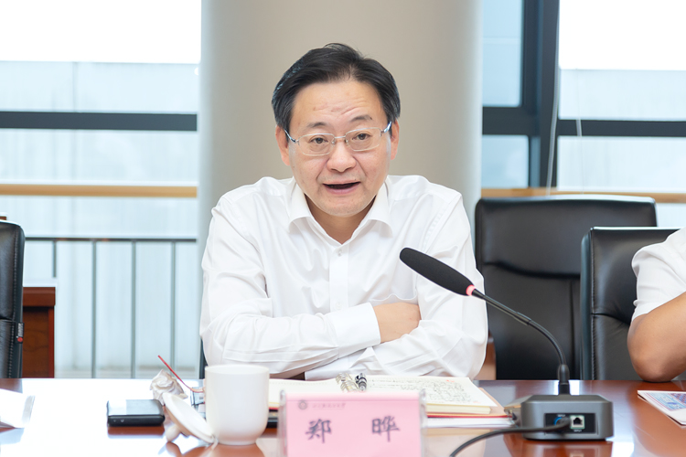 XCB_9201.jpg XCB_9201.jpg