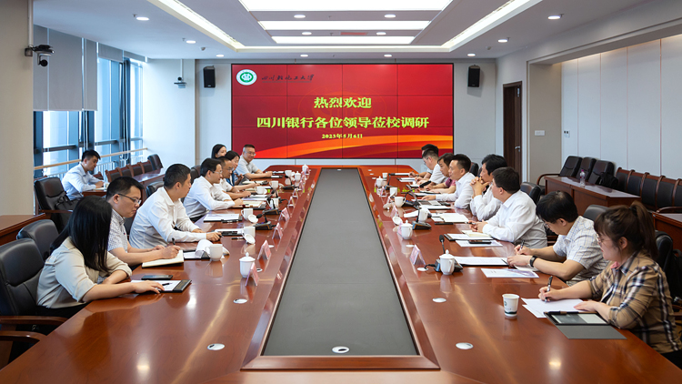 XCB_9199.jpg XCB_9199.jpg