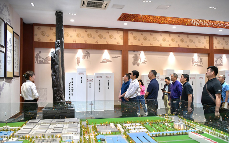 罗惠波副校长带队赴丰谷酒业公司、西科农业集团调研交流 (1).JPG