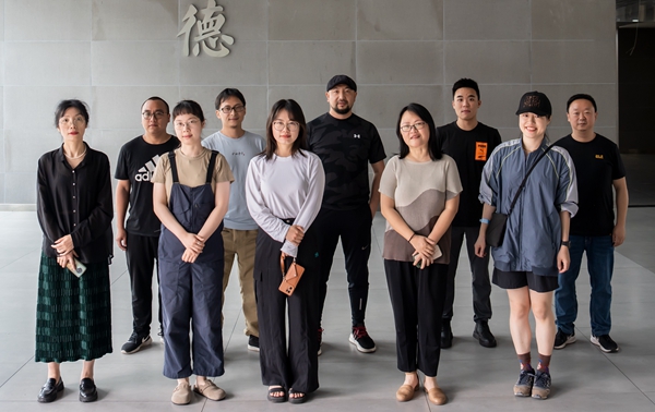 青年艺术创作团队.jpg 青年艺术创作团队.jpg