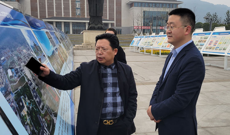 四川省委组织部研究室副主任余波.jpg 四川省委组织部研究室副主任余波.jpg