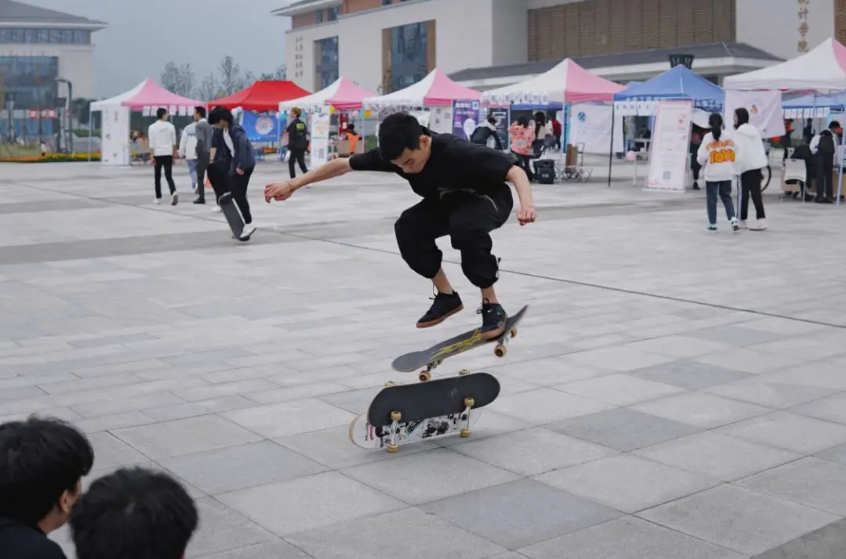 QQ截图20211118000056.png