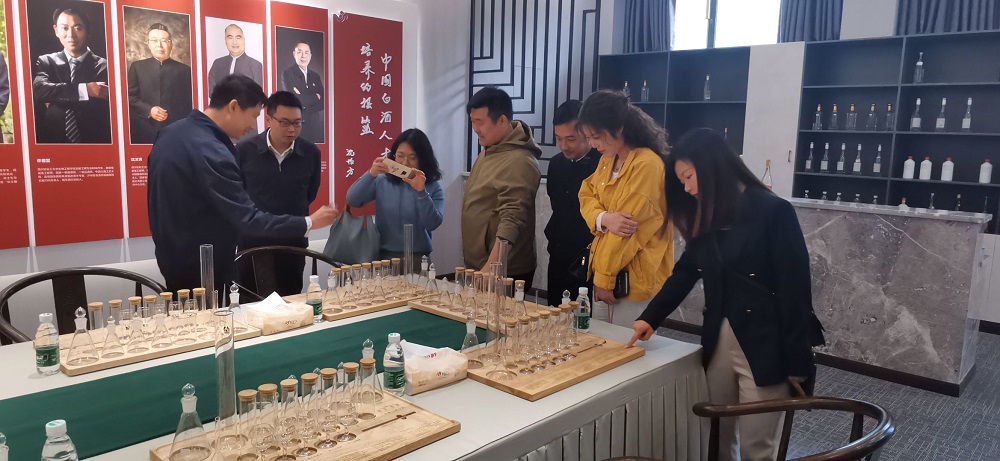 四川化工职业技术学院谢光杰副院长一行来我校调研交流2.jpg