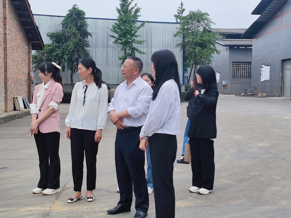生工学院访企拓岗走访邛崃市相关企业1.jpg